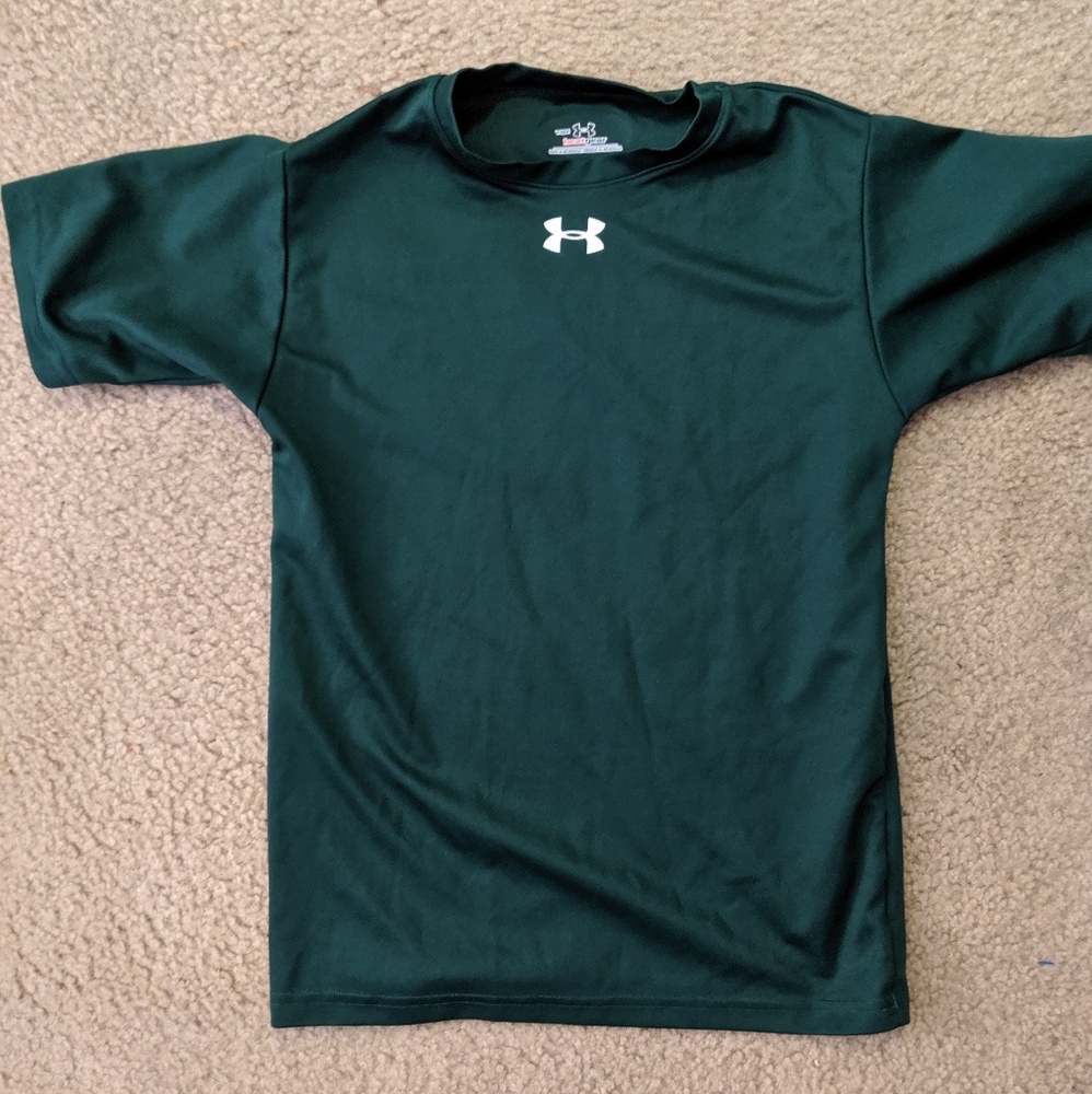 Under Armour boys tee EUC